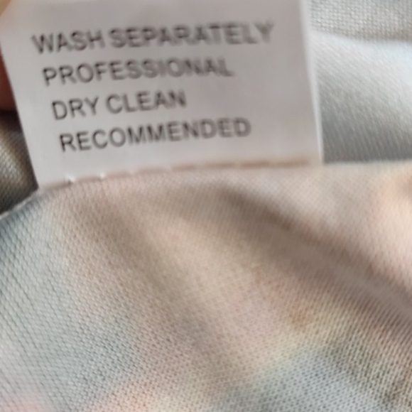 Gorgeous Floral Print Blouse. Soft Comfy Cut-outs on sleeves - Picture 7 of 9